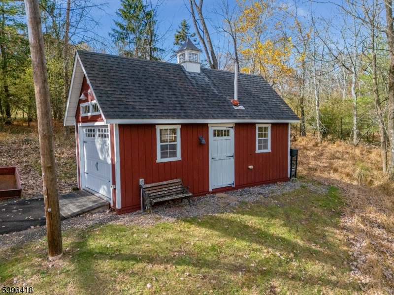 31 CHERRYVILLE HOLLOW ROAD