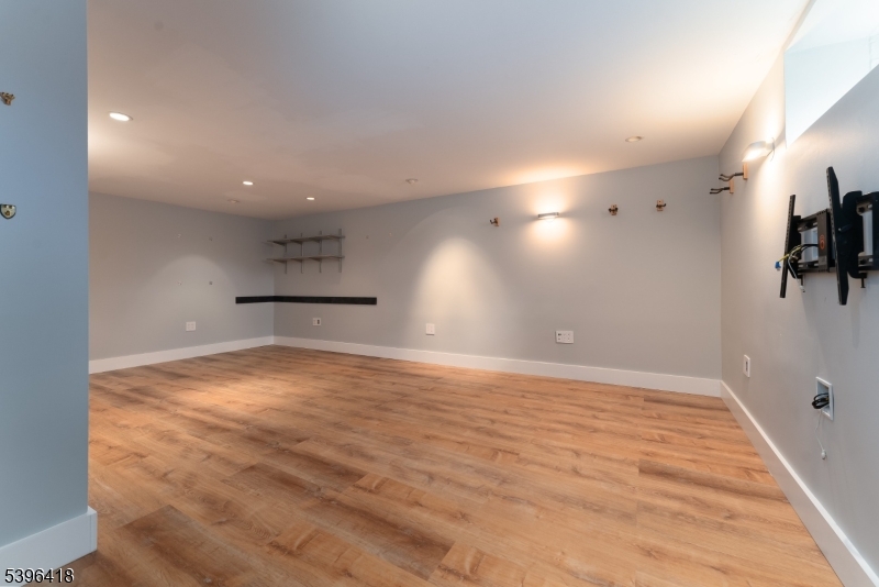 31 CHERRYVILLE HOLLOW ROAD