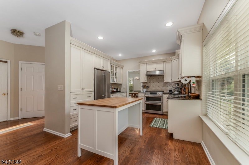 45 GRANDIN COURT