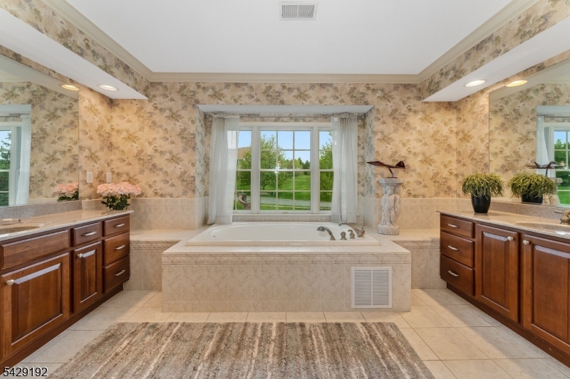 3 Kentview Ct