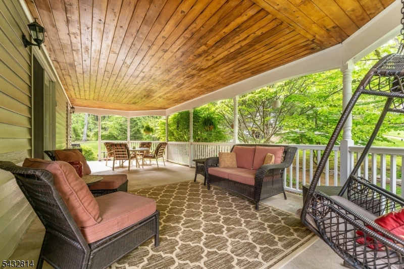 4 Drake Ct