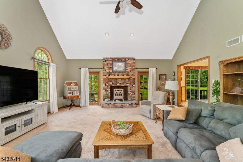 4 Drake Ct