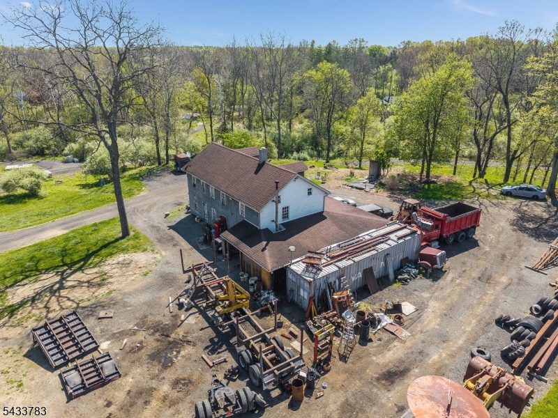 9 Creamery Ln