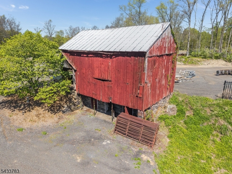 9 Creamery Ln
