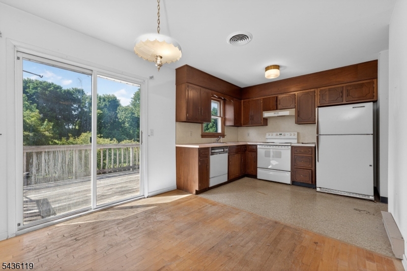 800 Lynda Rd