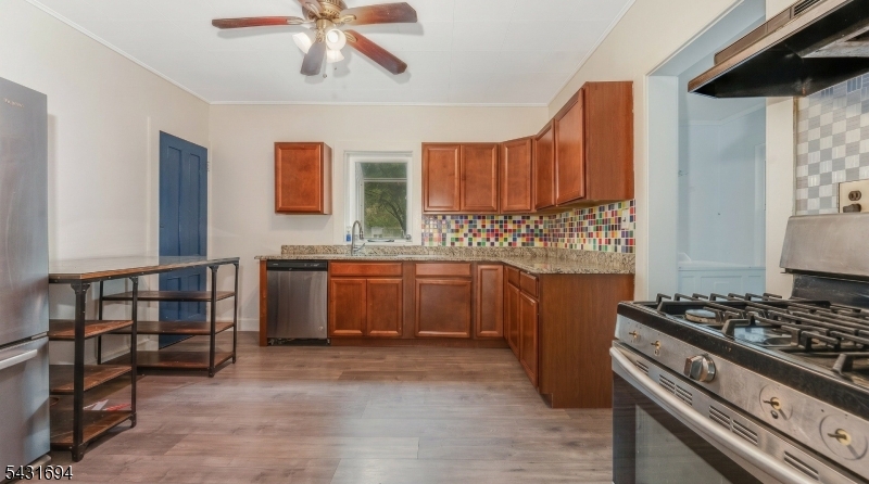 5 Springside Dr