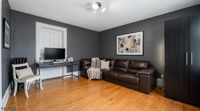5 Springside Dr