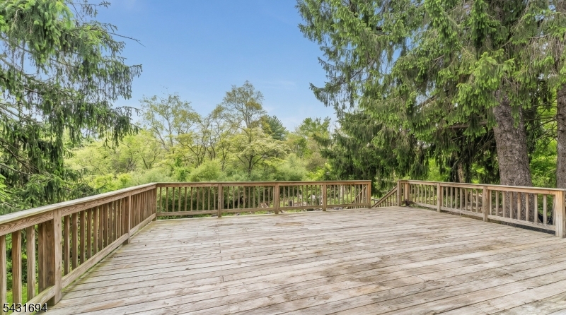 5 Springside Dr