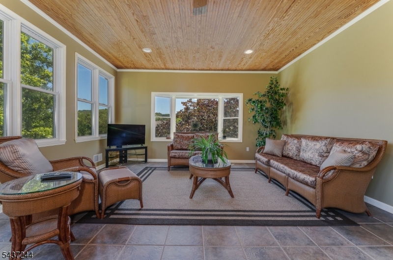 27 Kalan Farm Rd