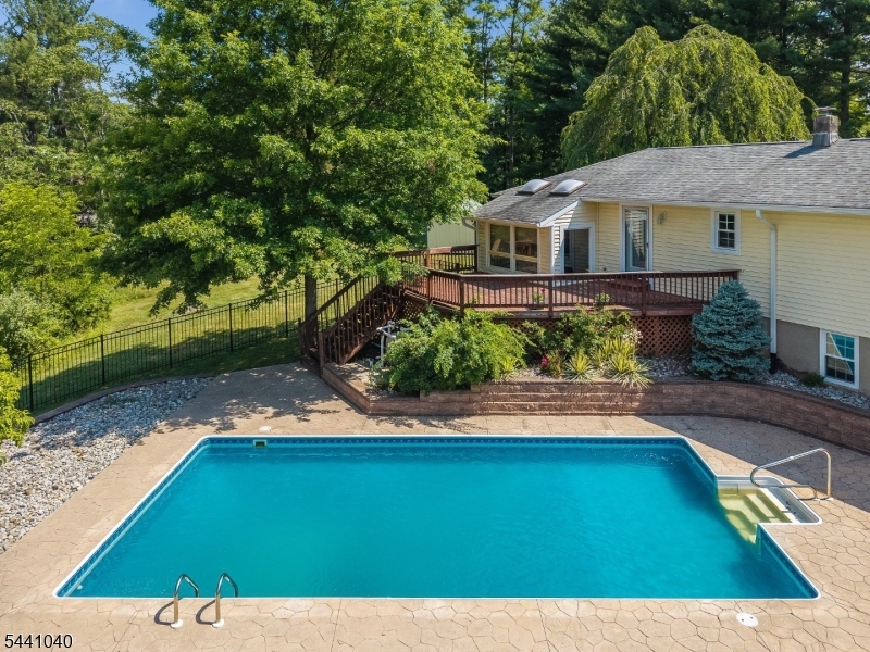 159 Old Clinton Rd