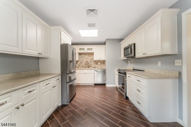 159 Old Clinton Rd