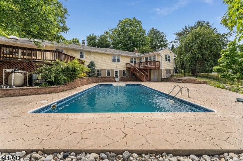 159 Old Clinton Rd