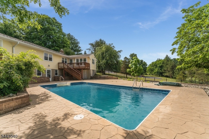 159 Old Clinton Rd