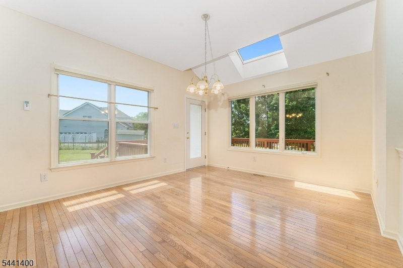 3 Stark Ct