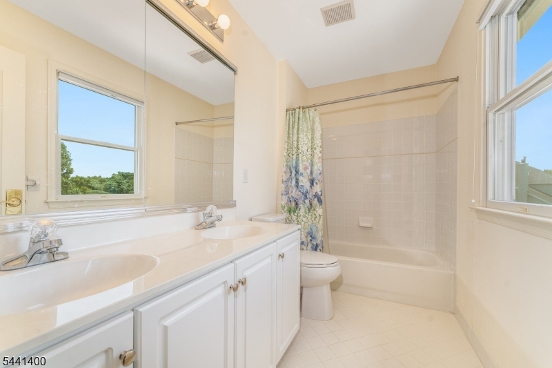 3 Stark Ct
