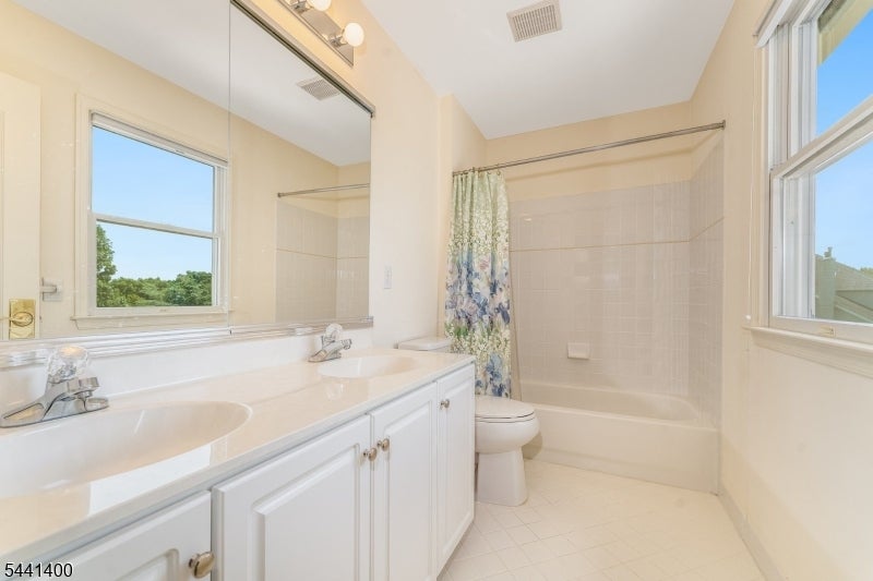 3 Stark Ct