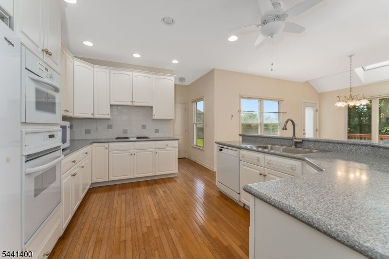 3 Stark Ct