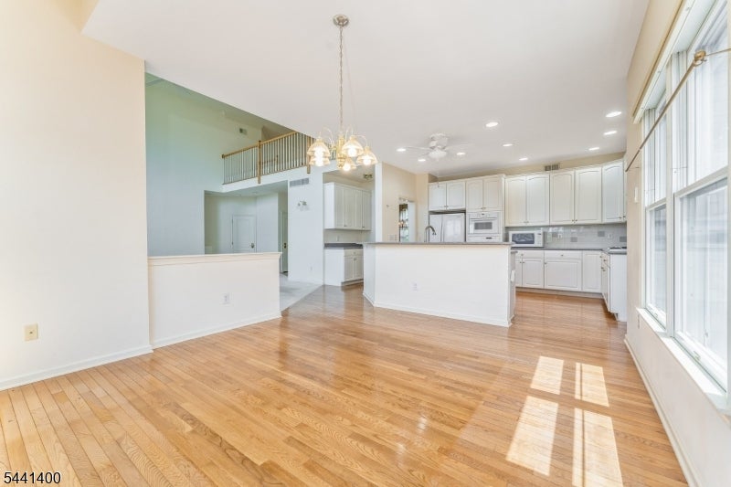 3 Stark Ct