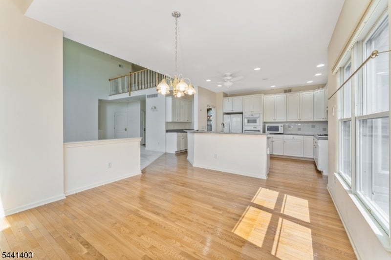 3 Stark Ct