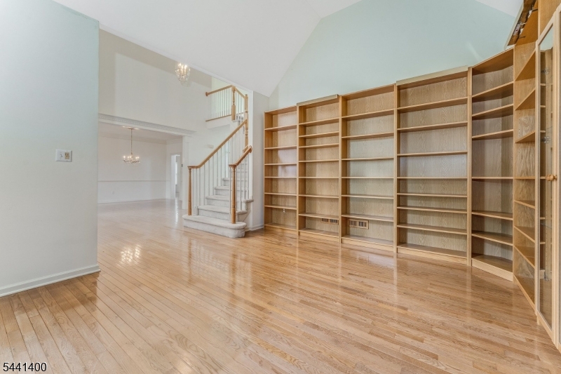 3 Stark Ct