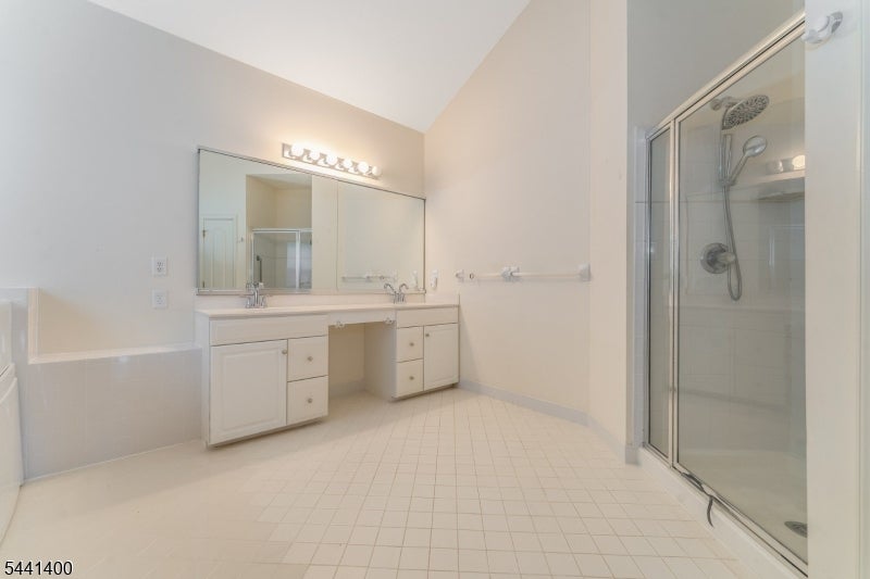 3 Stark Ct