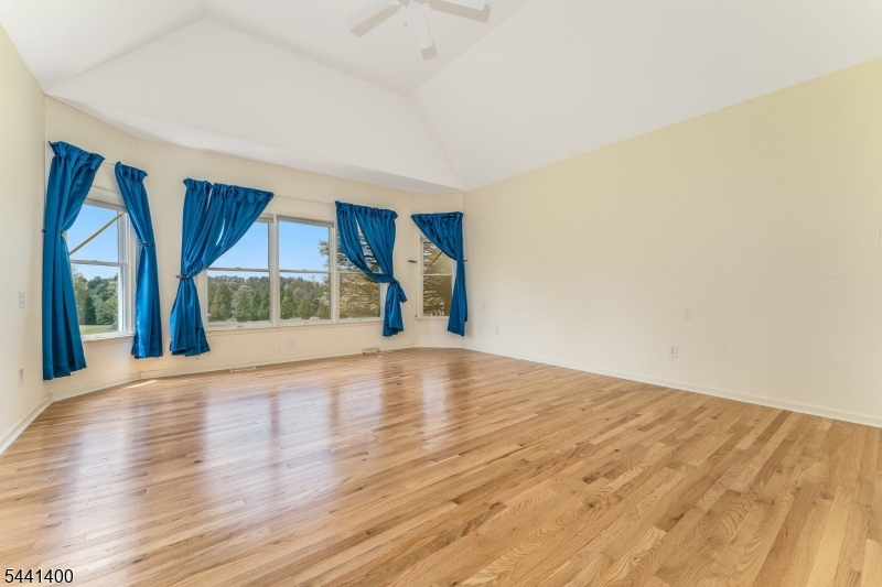 3 Stark Ct