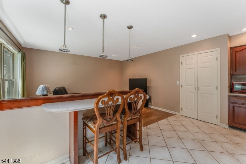 16 Woodland Ter