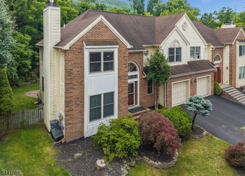 16 Woodland Ter