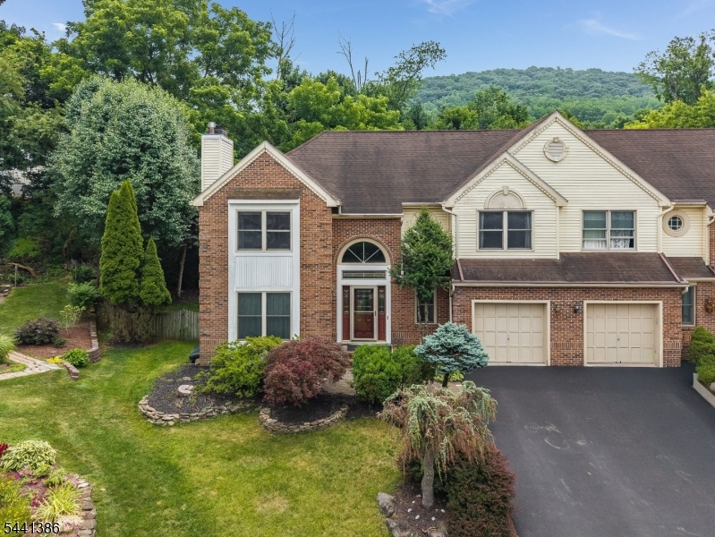 16 Woodland Ter
