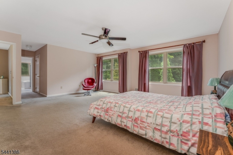 16 Woodland Ter
