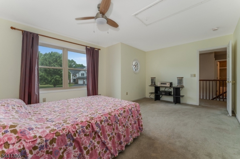 16 Woodland Ter