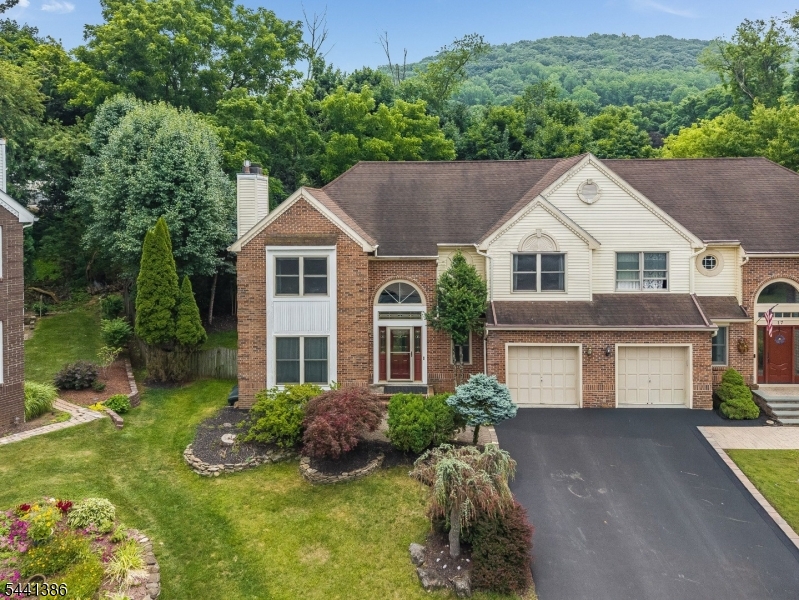 16 Woodland Ter