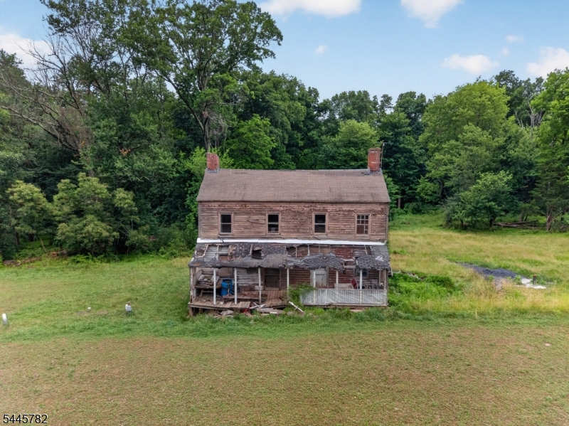 41 FEATHERBED LANE