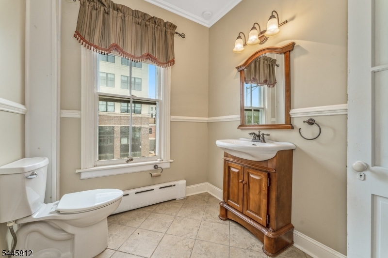 20 Bloomfield Ave