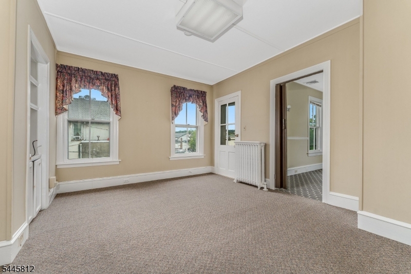 20 Bloomfield Ave