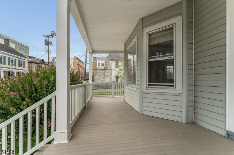 20 Bloomfield Ave