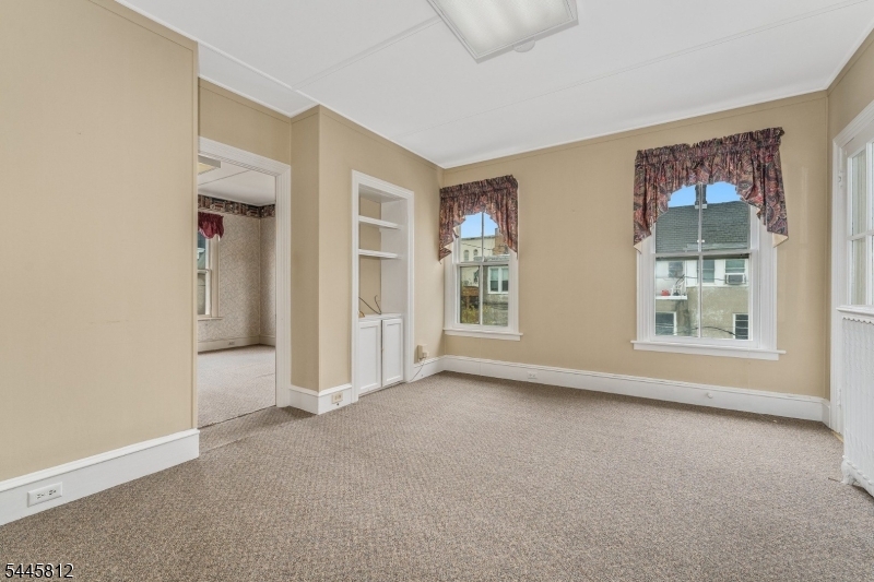 20 Bloomfield Ave