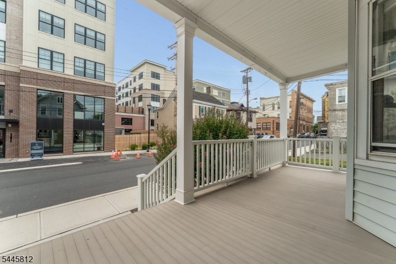 20 Bloomfield Ave