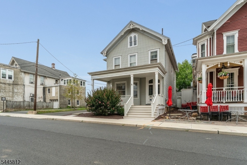 20 Bloomfield Ave