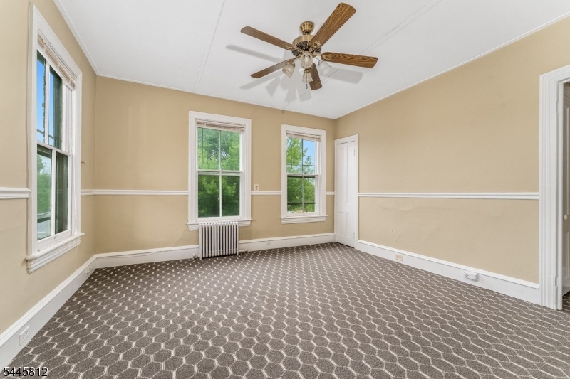 20 Bloomfield Ave