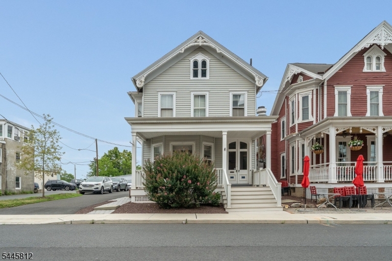 20 Bloomfield Ave
