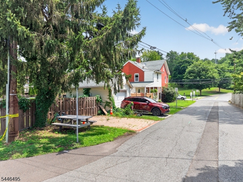 245 N Main St