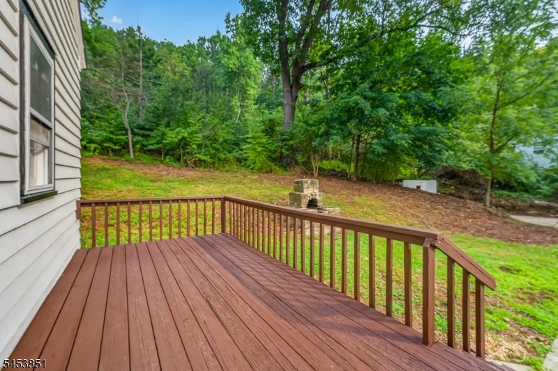 28 Dogwood Ln