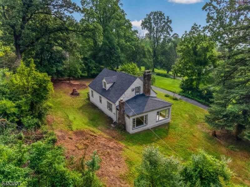28 Dogwood Ln