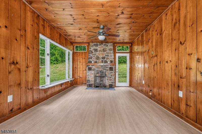 28 Dogwood Ln