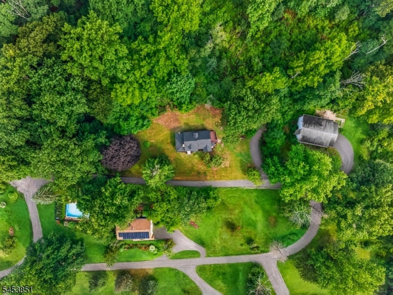 28 Dogwood Ln