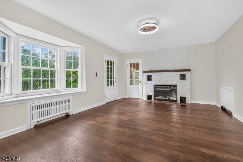 28 Dogwood Ln