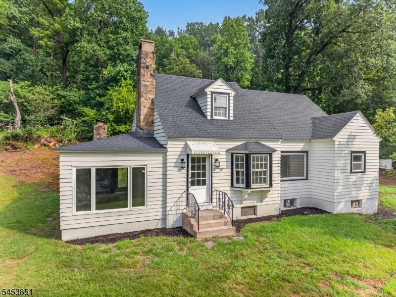 28 Dogwood Ln