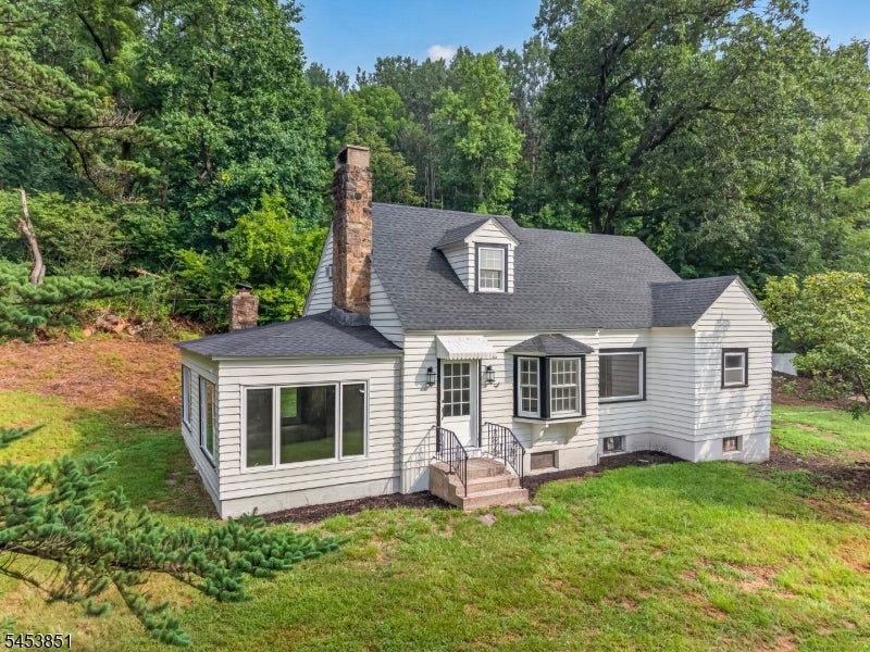 28 Dogwood Ln