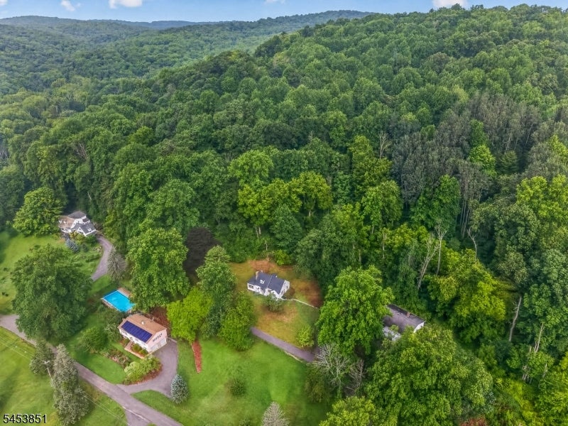 28 Dogwood Ln